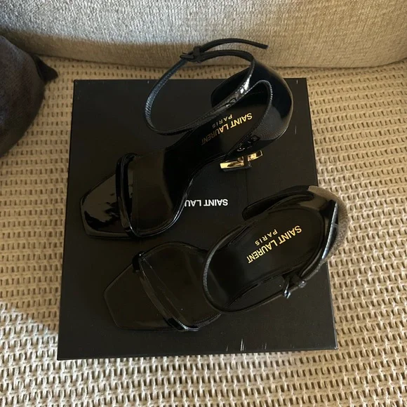 Saint Laurent Shiny Black Heels - Picture 5 of 5